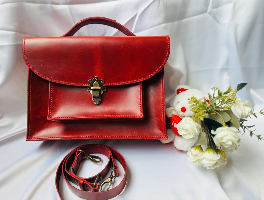 ნატურალური ტყავის ჩანთა