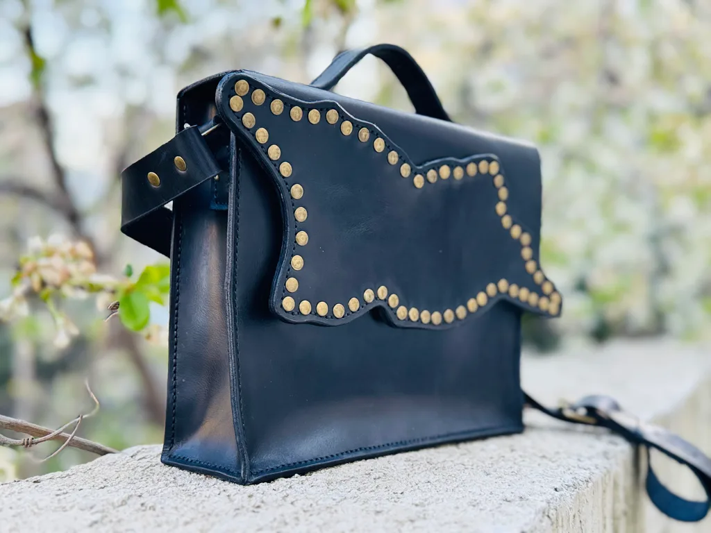 ნატურალური ტყავის ჩანთა