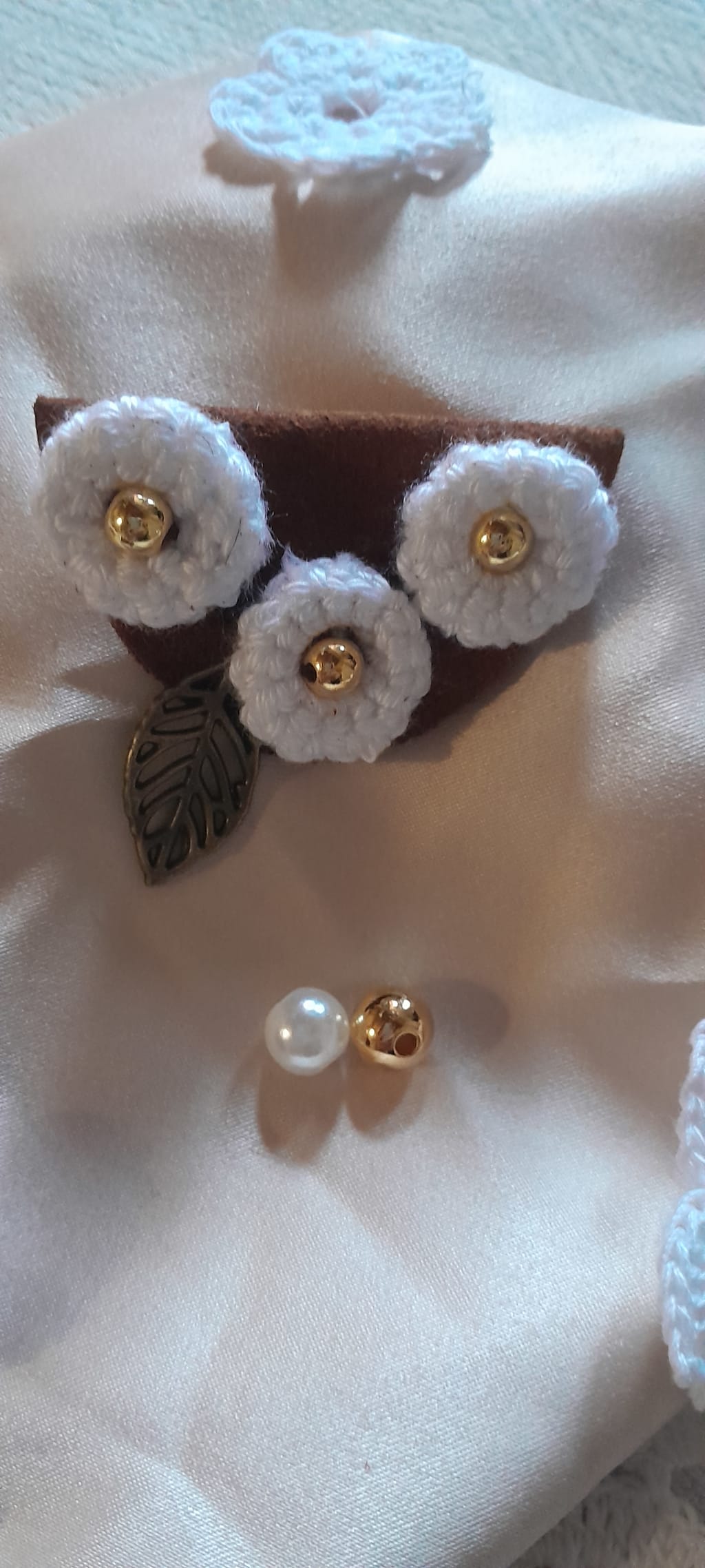 თეთრი ბროში