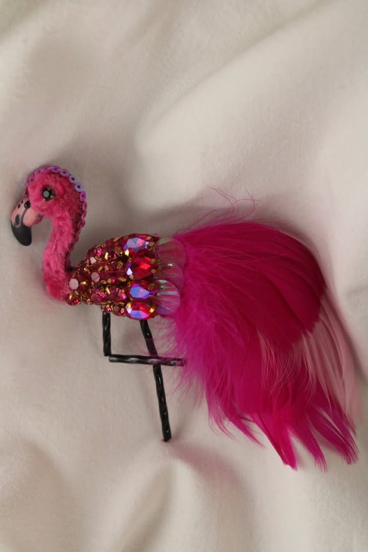 გულსაბნევი ,,ფლამინგო" ღია ვარდისფერ-სტაფილოსფერი